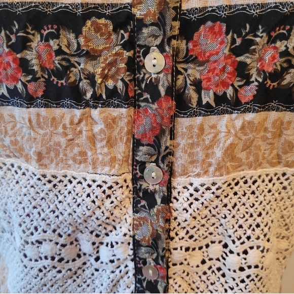 entro Crochet Boho V-Neck Front Button Spaghetti Strap Tank Top, Size M - Picture 2 of 7